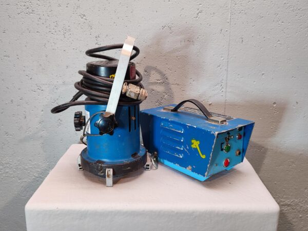 Fresnel Luxarc HMI 200w avec ballast.